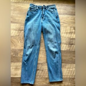 Hollister High-Rise Mom Jean